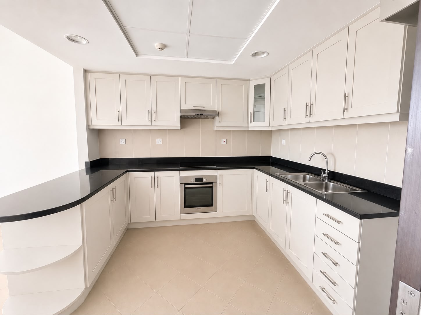 Completed Golf Villa kitchen wrapped in warm white PTW16